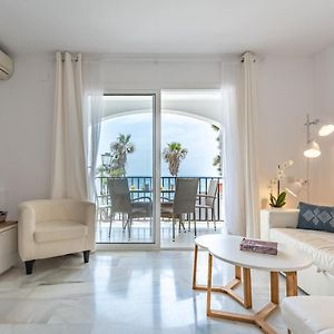 Dona Lola Micaela Beach Front Duplex Apartment With Open Sea And Beach Views Located Between Marbella And Fuengirola - Costa Del Sol - Cs148